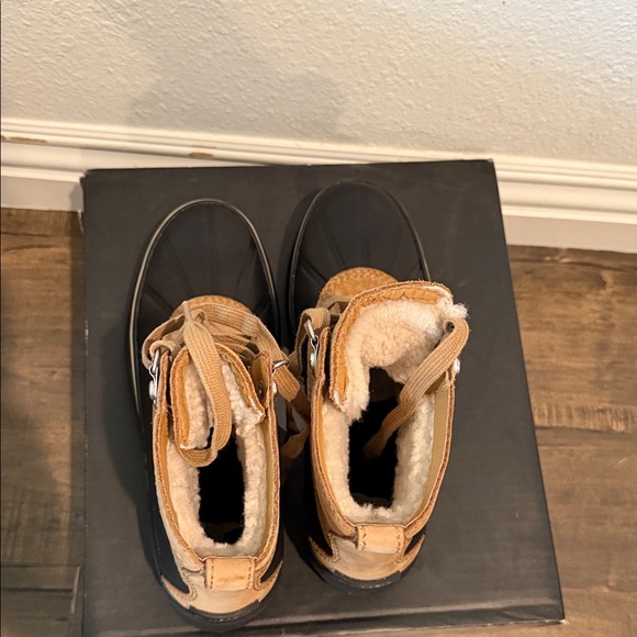 “””””Brand-new””””” Sorel Caribou Storm WP Boots - Tan and Black - Picture 5 of 7